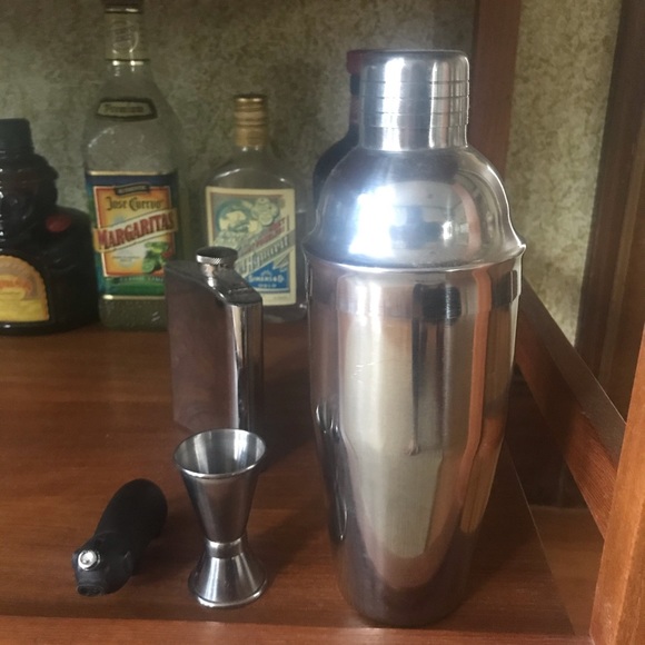 Cocktail Shaker Set New in Box - Picture 4 of 4